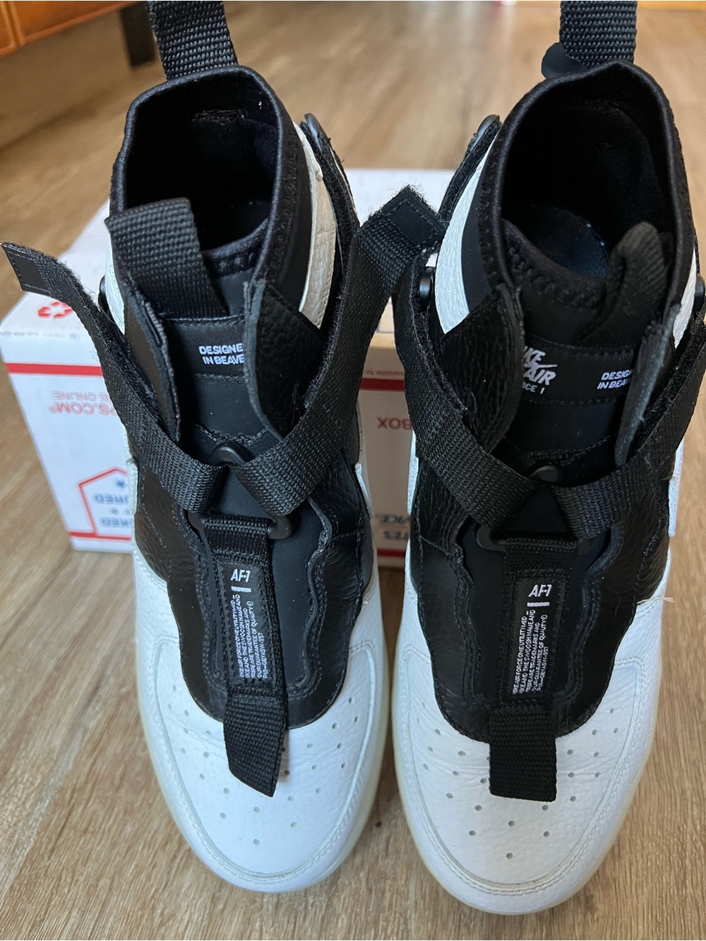 Air Force1 Nike Black & White High-Top Sneakers with Strap 6.5Y( women’s 8)EUC